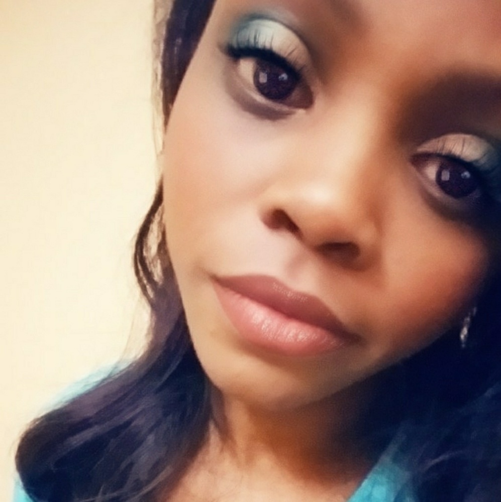 Meet your Posher, Adrienne